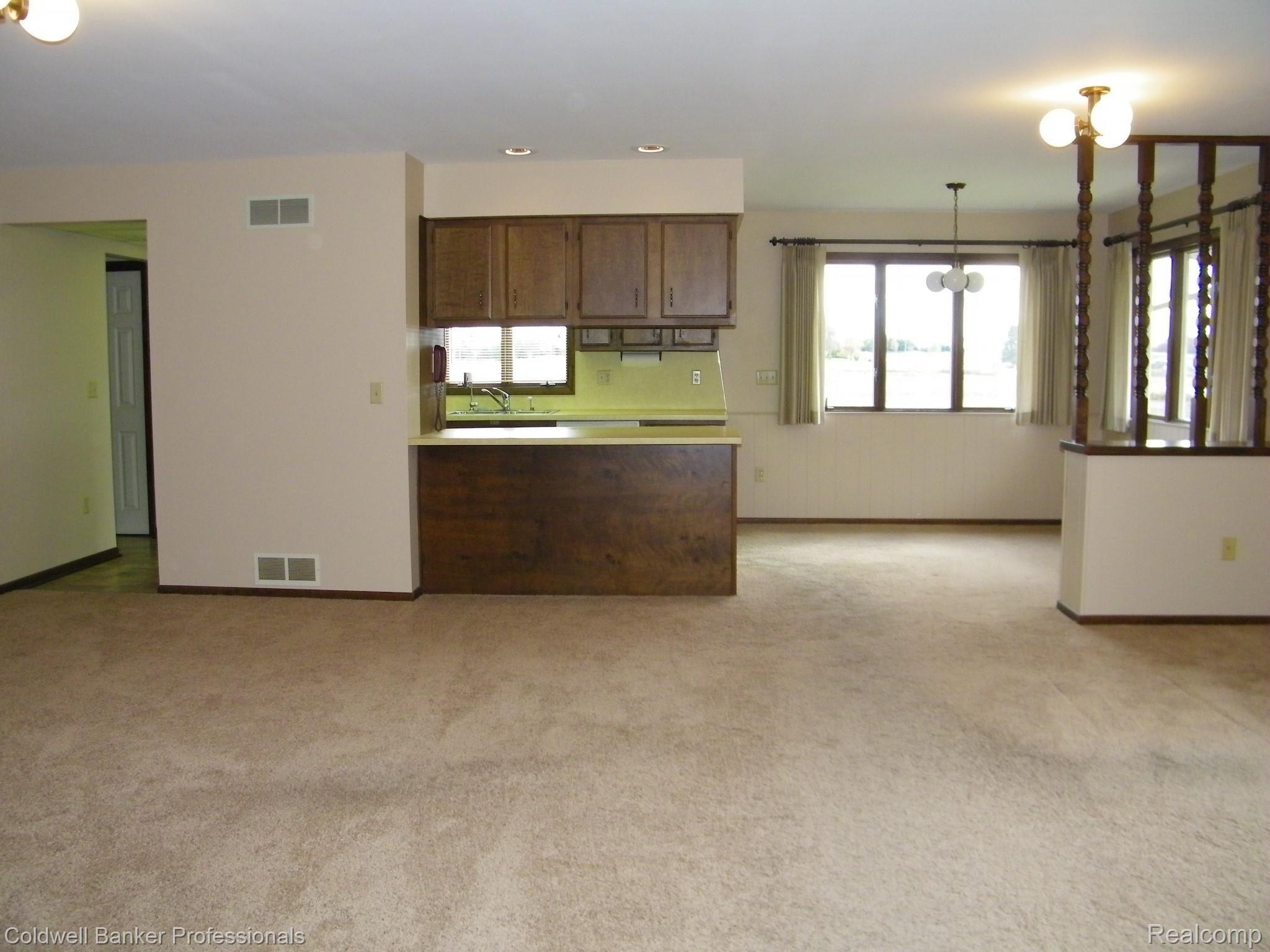 8198 Jefferson Road North Branch, MI 48461 - Photo 8 of 22 100_0461.jpg