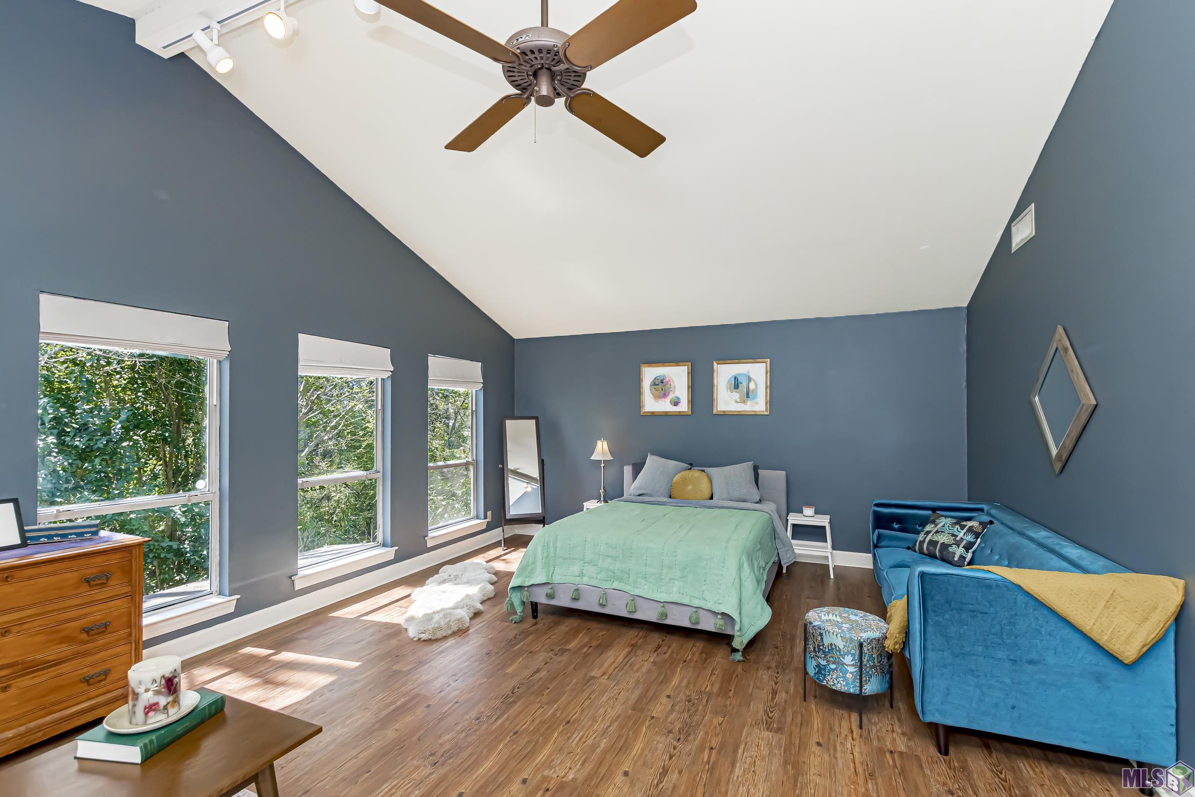 2020 Ovid Street Baton Rouge, LA 70808 - Photo 20 of 33 Master bedroom with seating area and small office