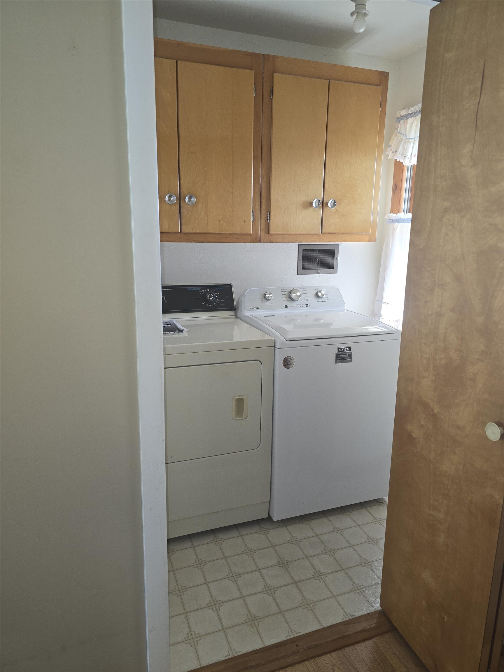 843 Sycamore Street Lancaster, WI 53813 - Photo 19 of 34