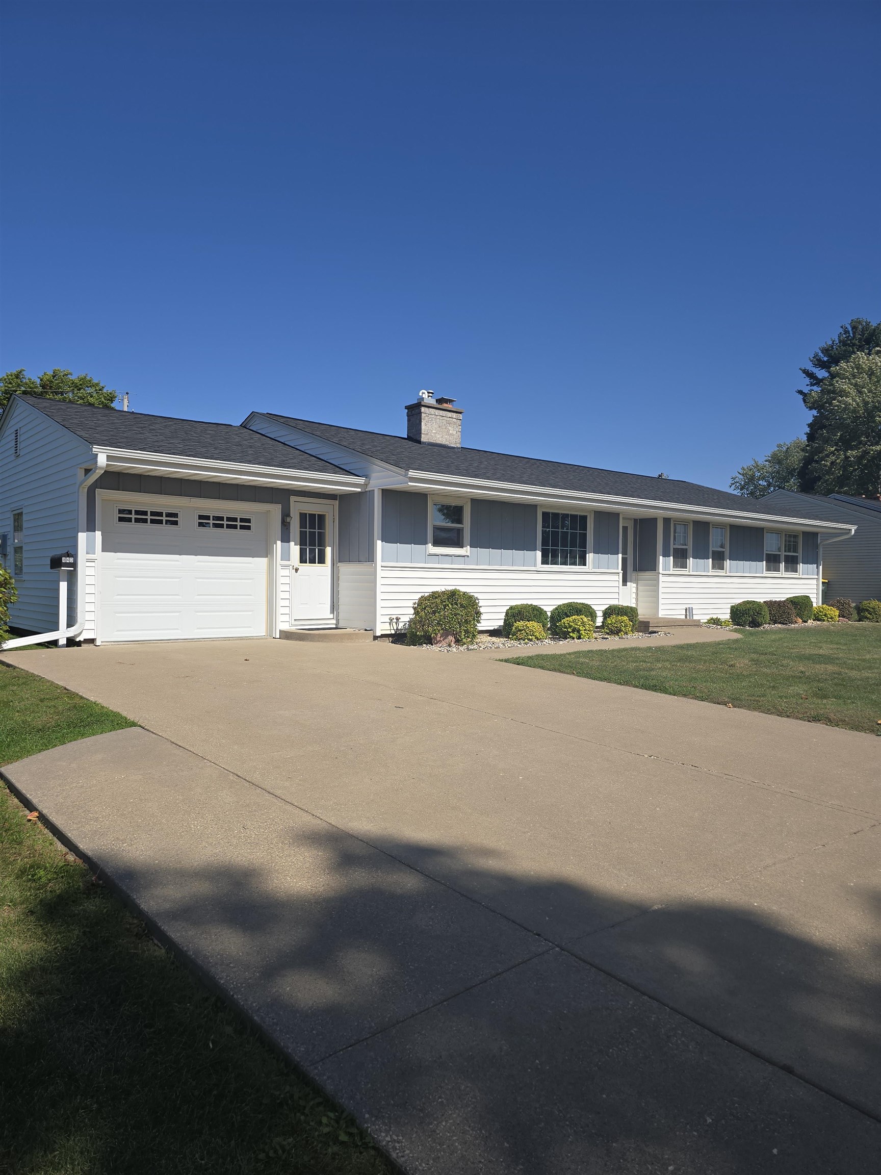 843 Sycamore Street Lancaster, WI 53813 - Photo 2 of 34