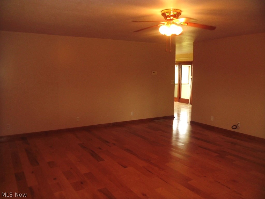 43179 Morris Road Lisbon, OH 44432 - Photo 6 of 13 Living Room