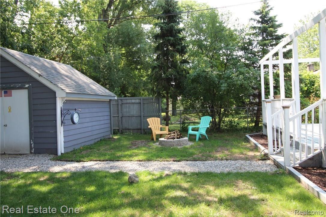 21818 Ruth Street Farmington, MI 48336 - Photo 12 of 32 View of Backyard Firepit