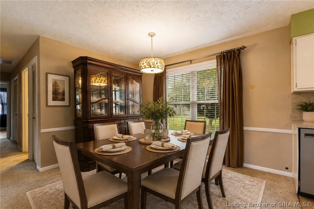 405 Hemlock Road Jeffersonville, IN 47130 - Photo 5 of 48 Dining Room - Virtually Staged