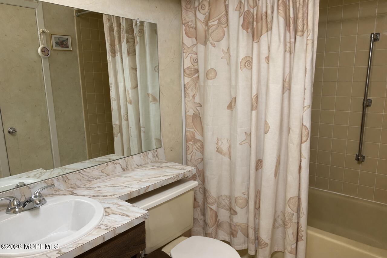 91 Arrowood Road, Unit D Manalapan, NJ 07726 - Photo 7 of 13 Bath