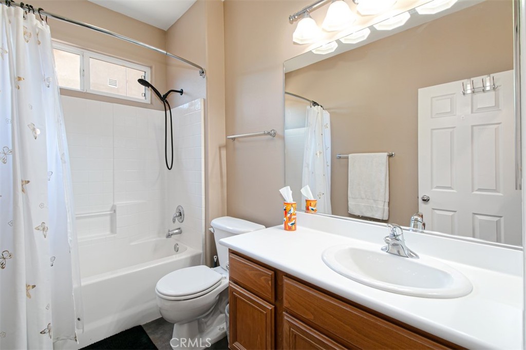 29315 Sequoia Road Canyon Country, CA 91387 - Photo 15 of 28