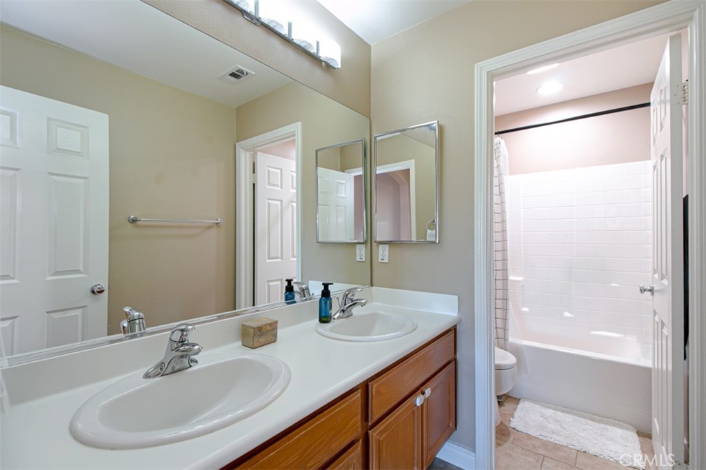 29315 Sequoia Road Canyon Country, CA 91387 - Photo 23 of 28