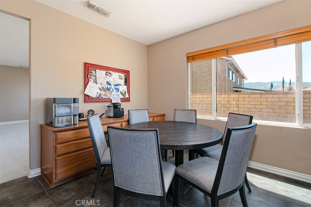 29315 Sequoia Road Canyon Country, CA 91387 - Photo 6 of 28