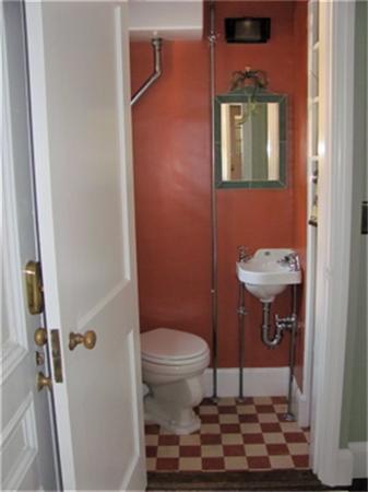 66 Laurel Road Brookline, MA 02467 - Photo 18 of 24