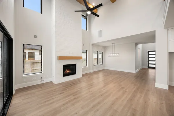 $639,000 | 734 Platinum Stone Lane, Pinehurst, TX 77362