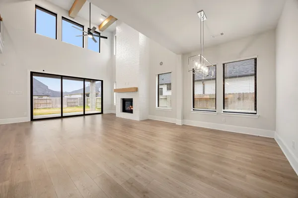 $639,000 | 734 Platinum Stone Lane, Pinehurst, TX 77362