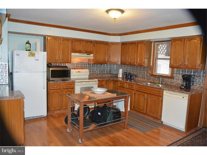 2066 Hendricks Station Road Harleysville, PA 19438 - Photo 4 of 20 Kitchen