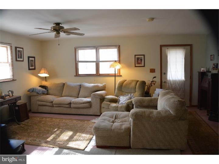 2066 Hendricks Station Road Harleysville, PA 19438 - Photo 5 of 20 Living Room