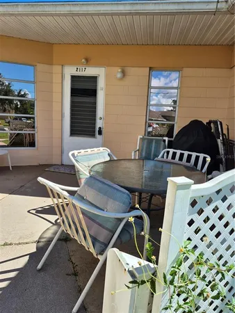 $99,000 | 2117 Club Circle, Unit 2117, Lakeshore, FL 33854