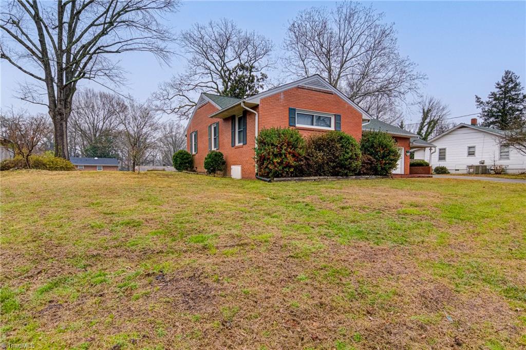 1314 Florida Street High Point, NC 27262 - Photo 4 of 36 Gallery Image 4
