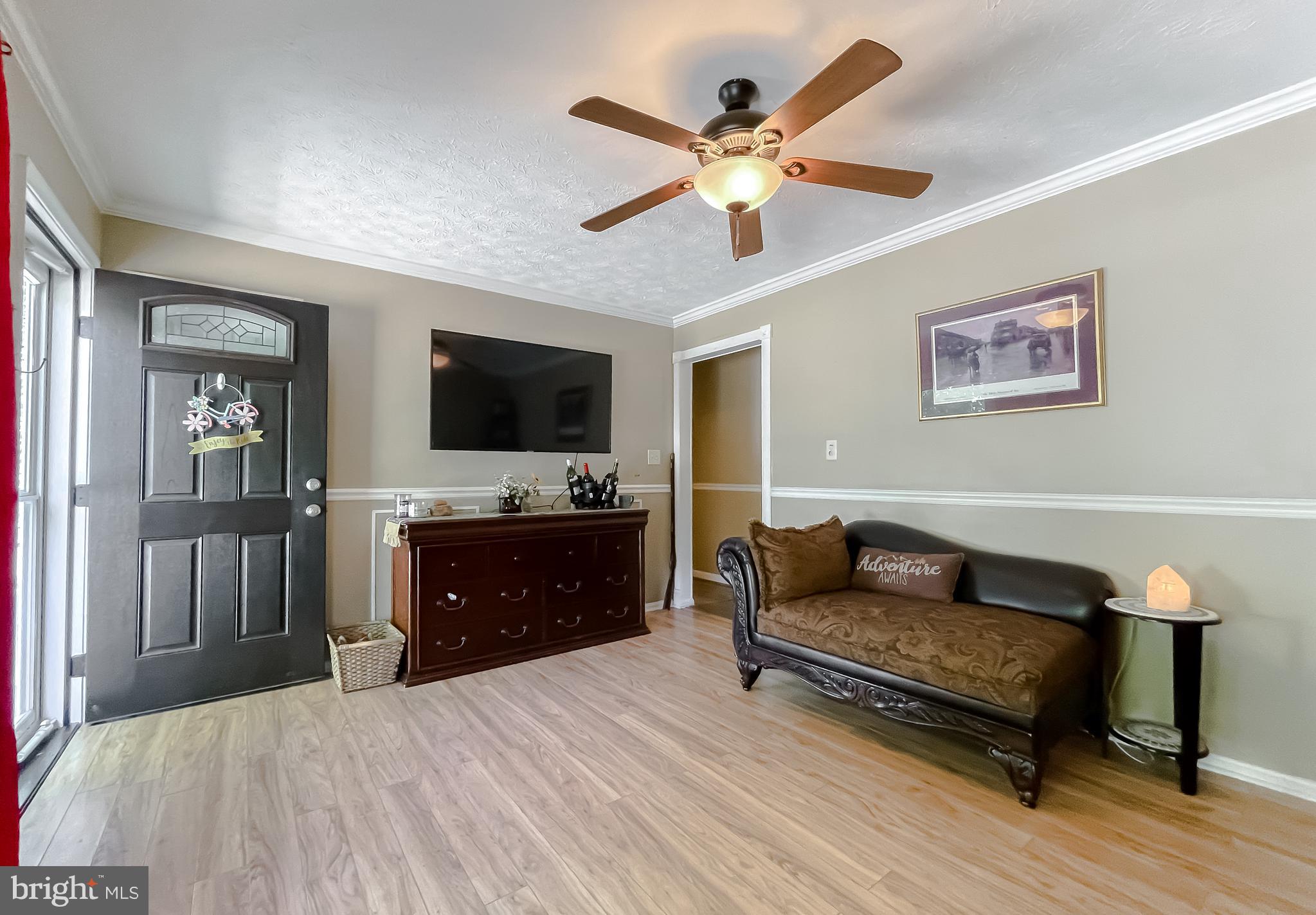 17672 St Inigoes Road St. Inigoes, MD 20684 - Photo 4 of 25 Living Room