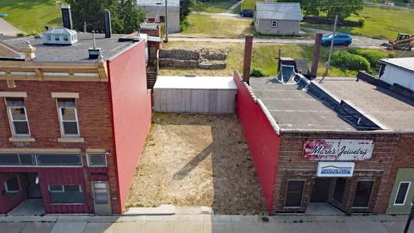 $18,000 | 233 Main Street, Elroy, WI 53929