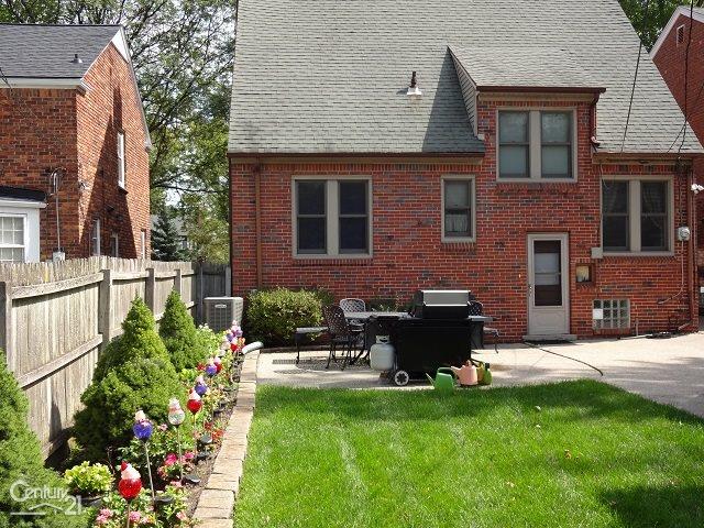 425 Moran Road Grosse Pointe Farms, MI 48236 - Photo 18 of 19