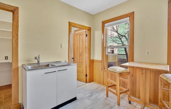 $2,200 | 52 Sherman Street, Hartford, CT 06105