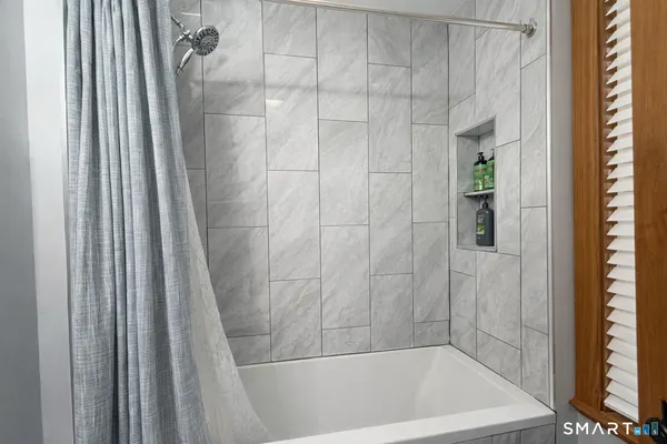 $2,200 | 52 Sherman Street, Hartford, CT 06105