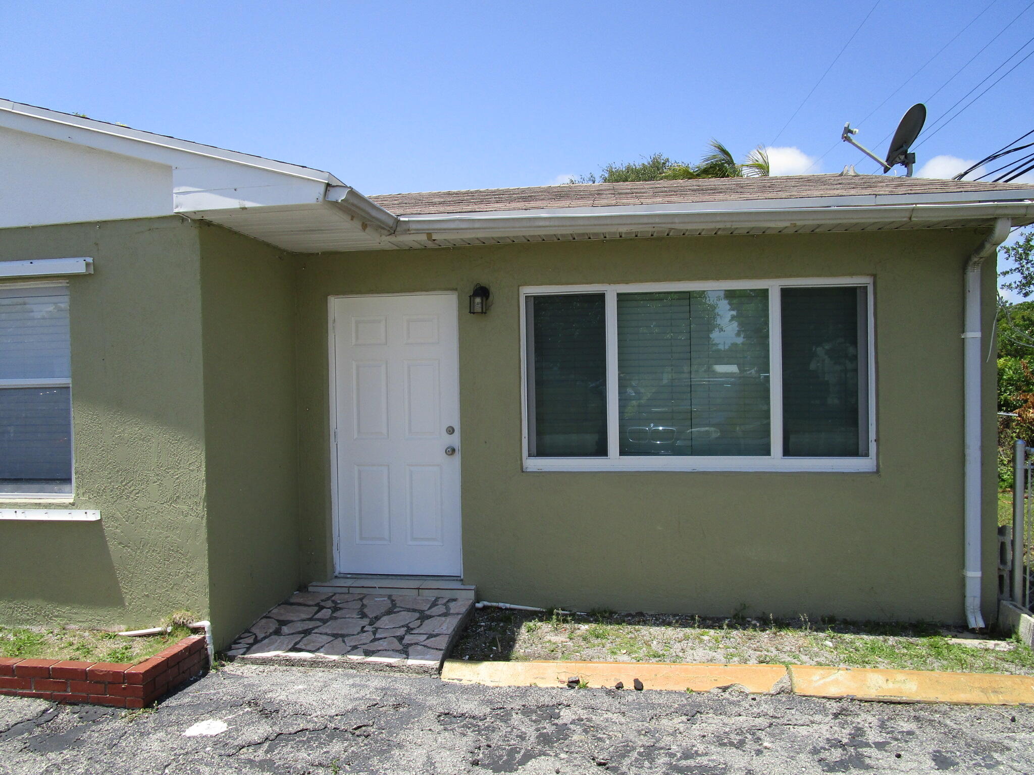 3501 Avenue East, Unit 1 Riviera Beach, FL 33404 - Photo 7 of 35 7