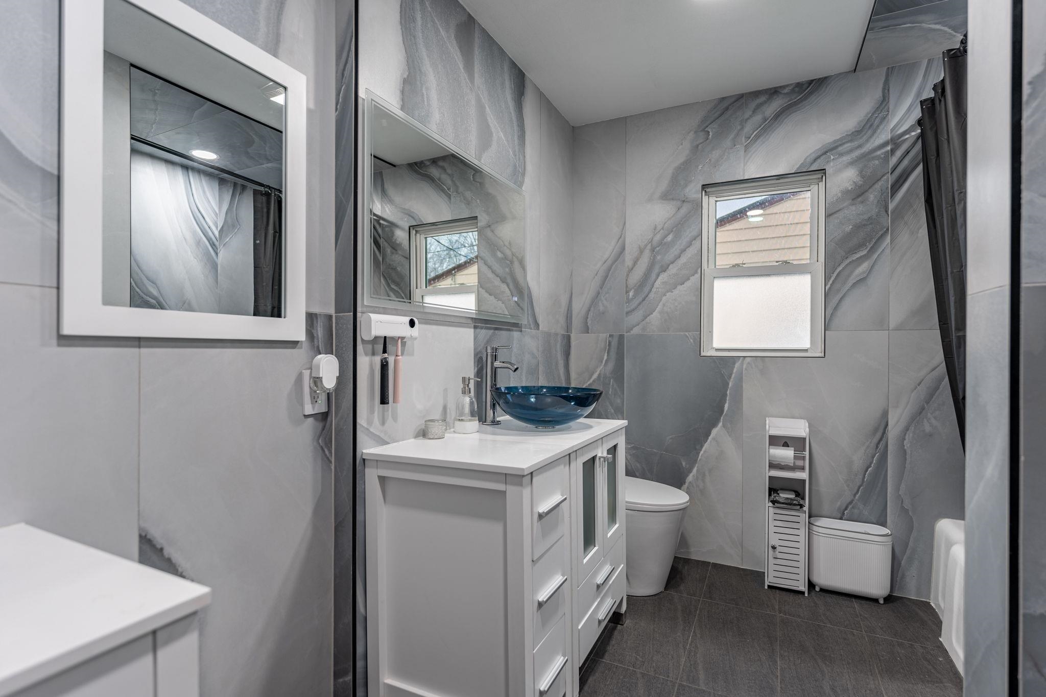 1924 North Alpine Road Rockford, IL 61107 - Photo 14 of 20 a utility room with dryer and washer