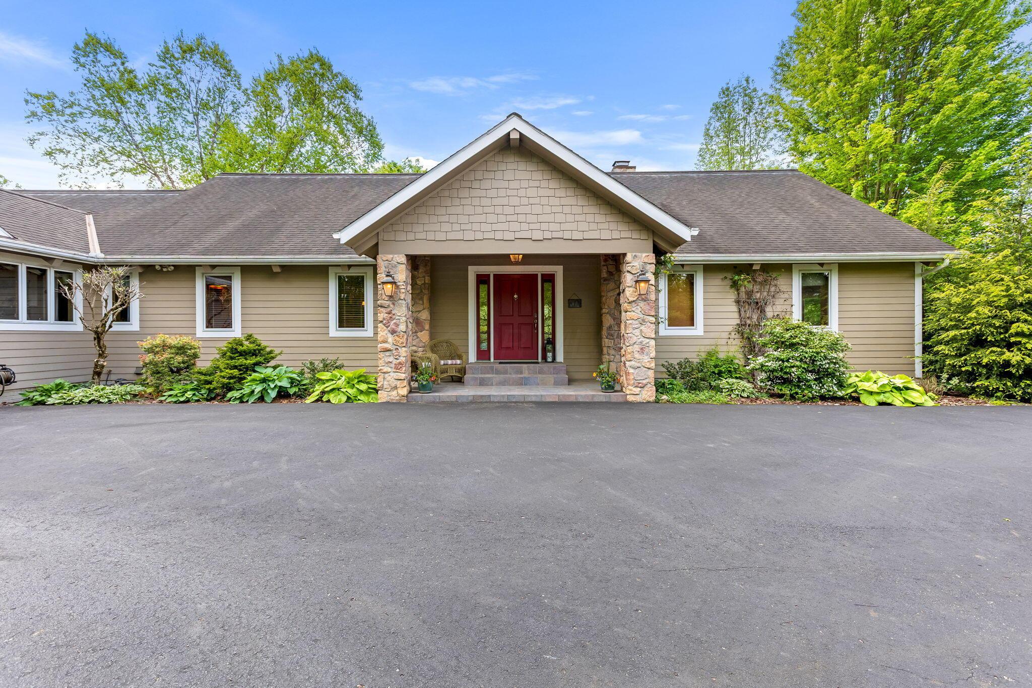 3040 West Point Road Southeast Lancaster, OH 43130 - Photo 2 of 129 1-web-or-mls-_S5A9187