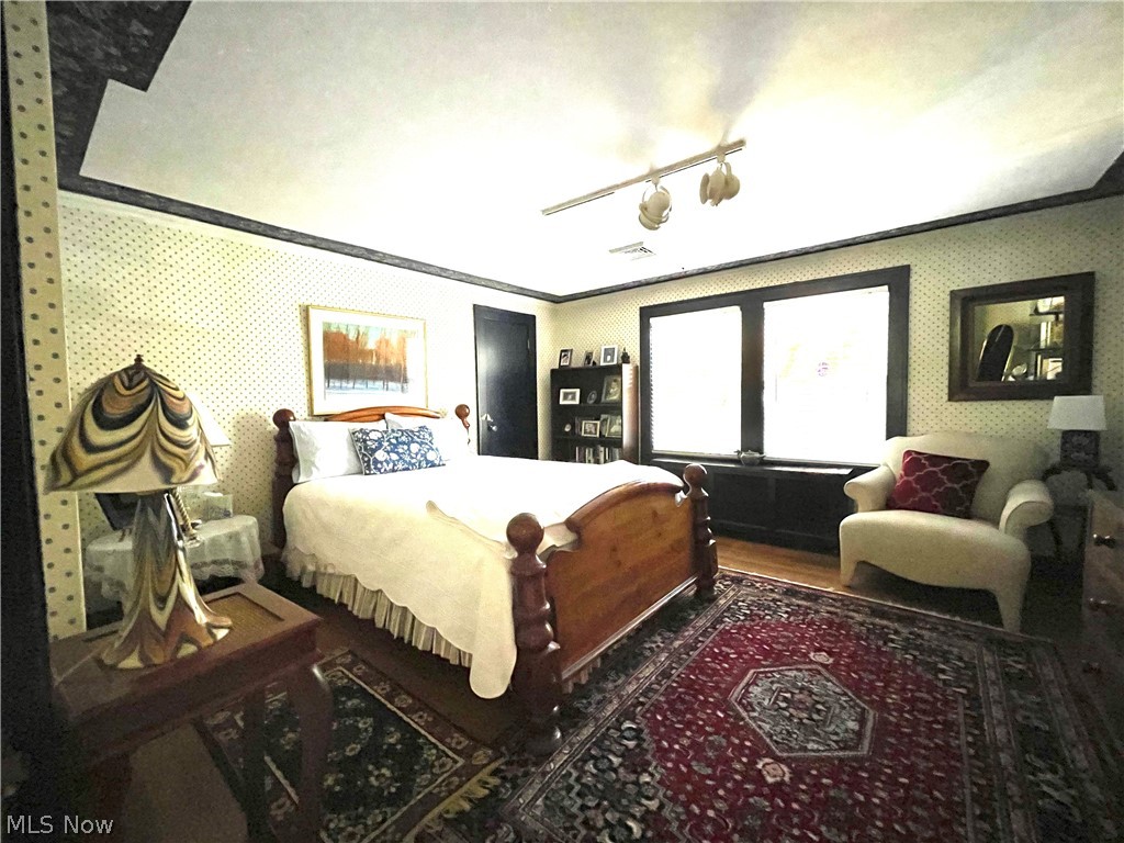 139 Overwood Road Akron, OH 44313 - Photo 20 of 31 Classic! Large windows and large closets!