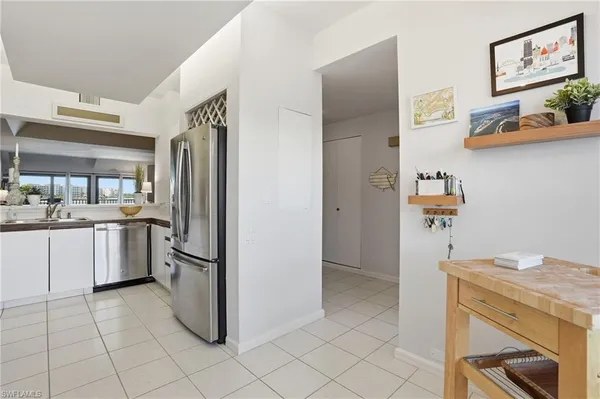 $619,900 | 309 La Peninsula Boulevard, Unit 309, Naples, FL 34113