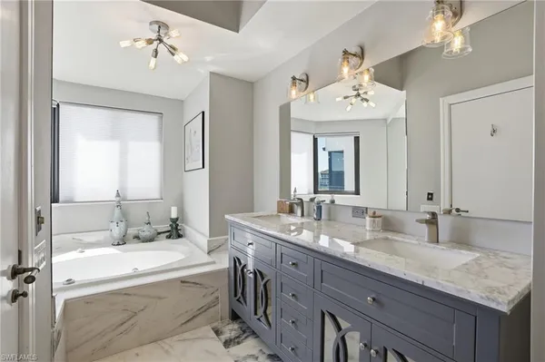 $619,900 | 309 La Peninsula Boulevard, Unit 309, Naples, FL 34113