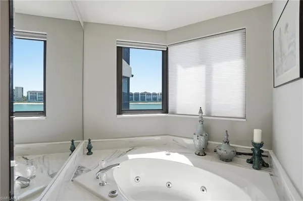 $619,900 | 309 La Peninsula Boulevard, Unit 309, Naples, FL 34113