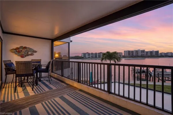$619,900 | 309 La Peninsula Boulevard, Unit 309, Naples, FL 34113