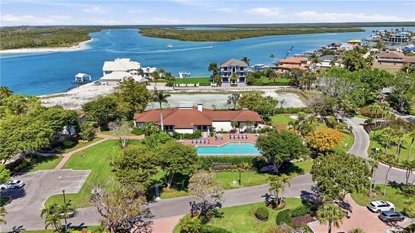 $619,900 | 309 La Peninsula Boulevard, Unit 309, Naples, FL 34113