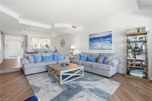 $619,900 | 309 La Peninsula Boulevard, Unit 309, Naples, FL 34113