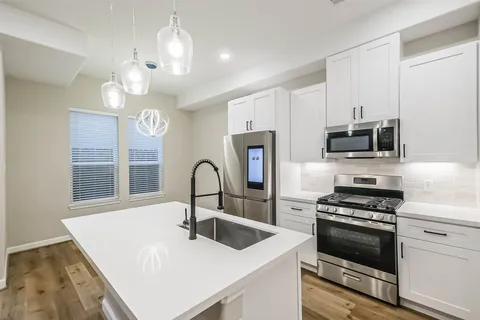 $339,000 | 2353 Hoskins Drive, Houston, TX 77080