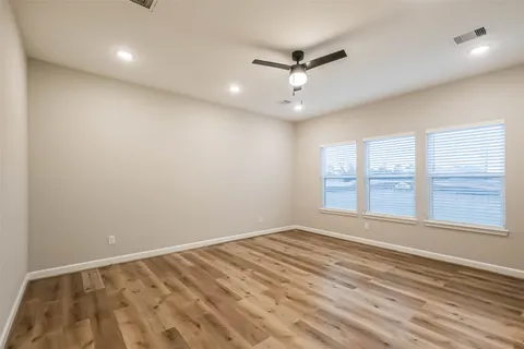 $339,000 | 2353 Hoskins Drive, Houston, TX 77080