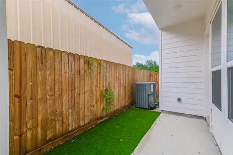 $339,000 | 2353 Hoskins Drive, Houston, TX 77080