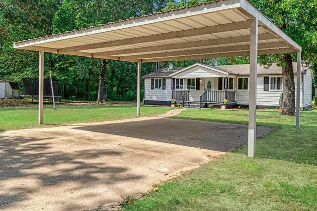 $184,900 | 28 Private Road, Sumner, TX 75486