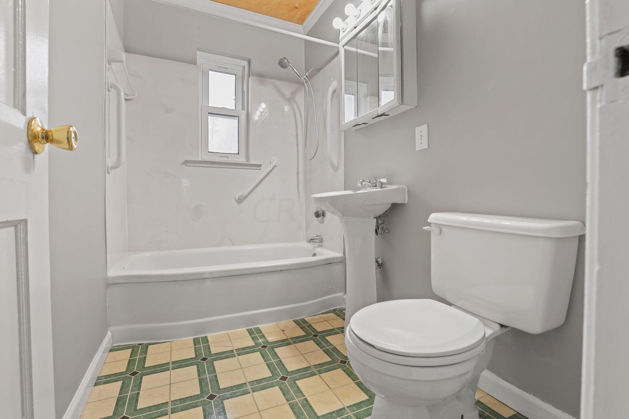 2189 Jervis Road Columbus, OH 43221 - Photo 18 of 34 2189 Jervis