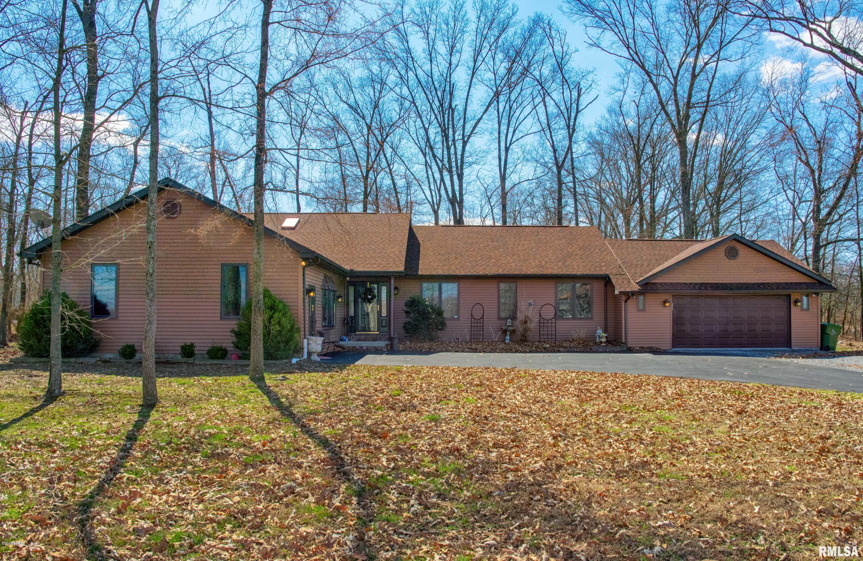 807 Sycamore Road Carbondale, IL 62901 - Photo 1 of 20