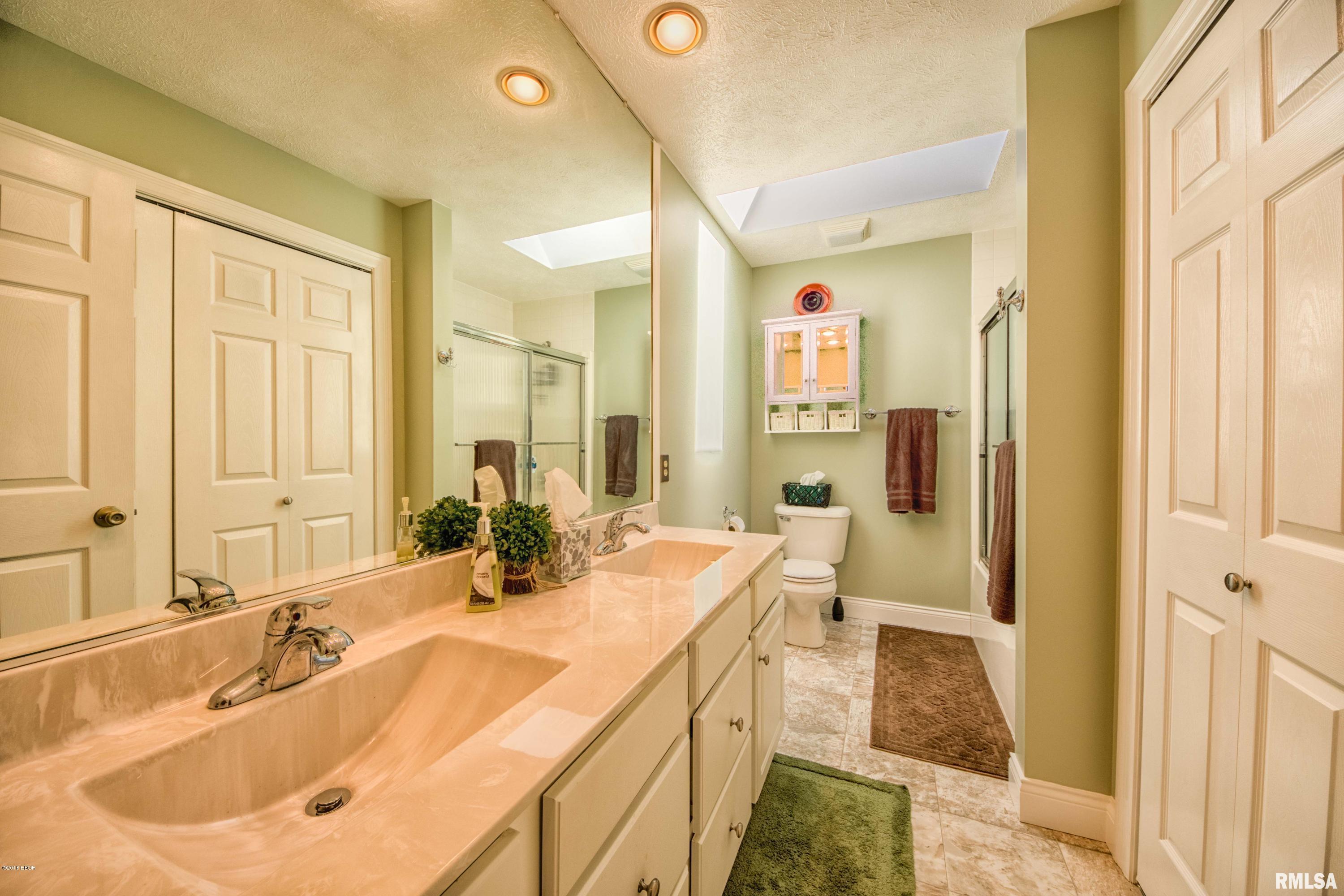 807 Sycamore Road Carbondale, IL 62901 - Photo 17 of 20