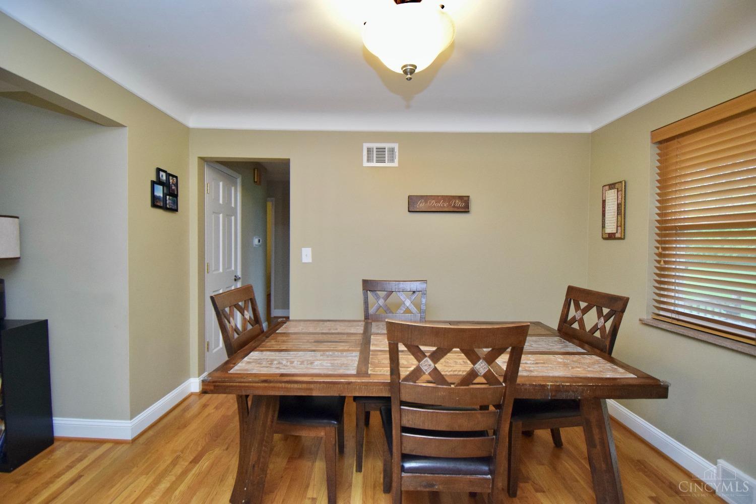 1043 West Galbraith Road Cincinnati, OH 45224 - Photo 6 of 30 Gallery Image 6