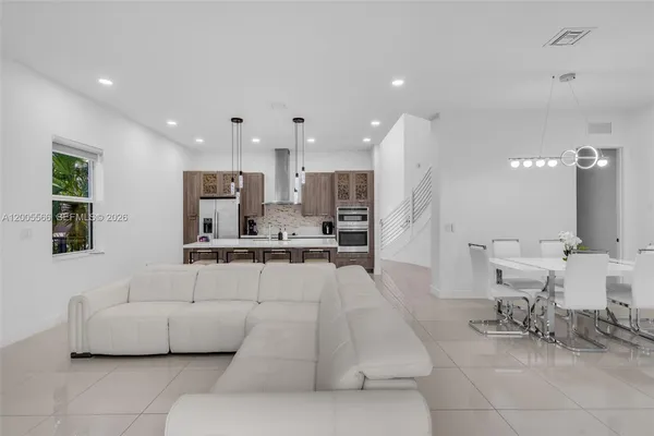 $6,800 | 15540 Northwest 88th Avenue, Miami Lakes, FL 33018
