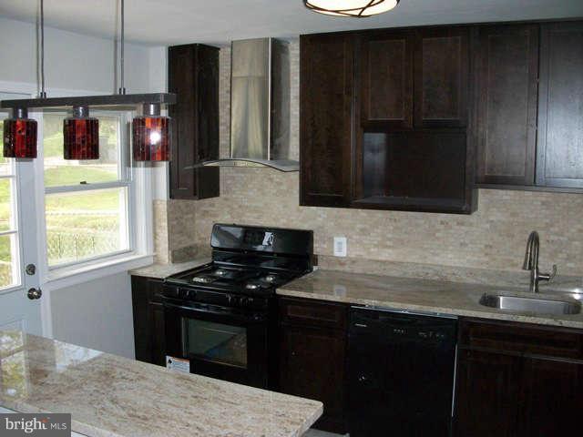 1180 Newfield Road Baltimore, MD 21207 - Photo 2 of 16 Kitchen