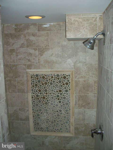 1180 Newfield Road Baltimore, MD 21207 - Photo 13 of 16 Bath
