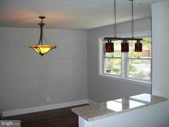 1180 Newfield Road Baltimore, MD 21207 - Photo 4 of 16 Living Room