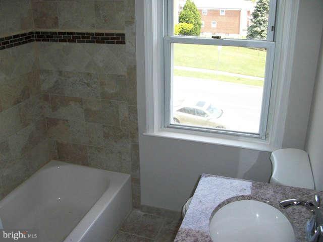 1180 Newfield Road Baltimore, MD 21207 - Photo 7 of 16 Bath
