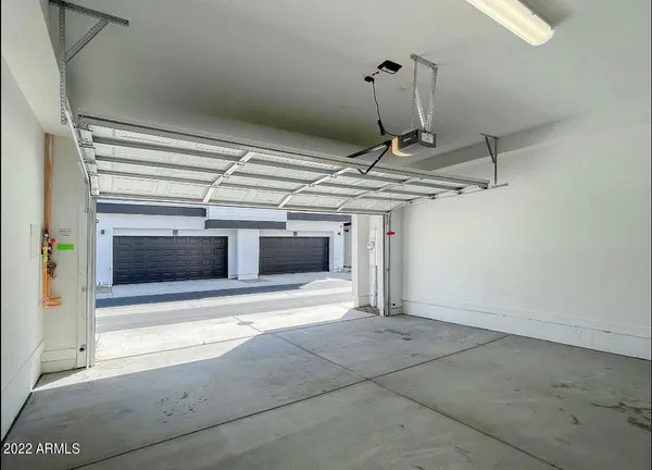 $2,695 | 3215 East Flower Street, Unit 20, Phoenix, AZ 85018