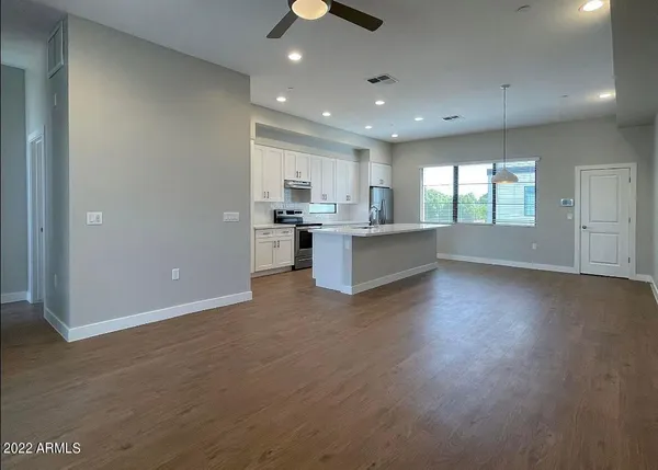 $2,695 | 3215 East Flower Street, Unit 20, Phoenix, AZ 85018