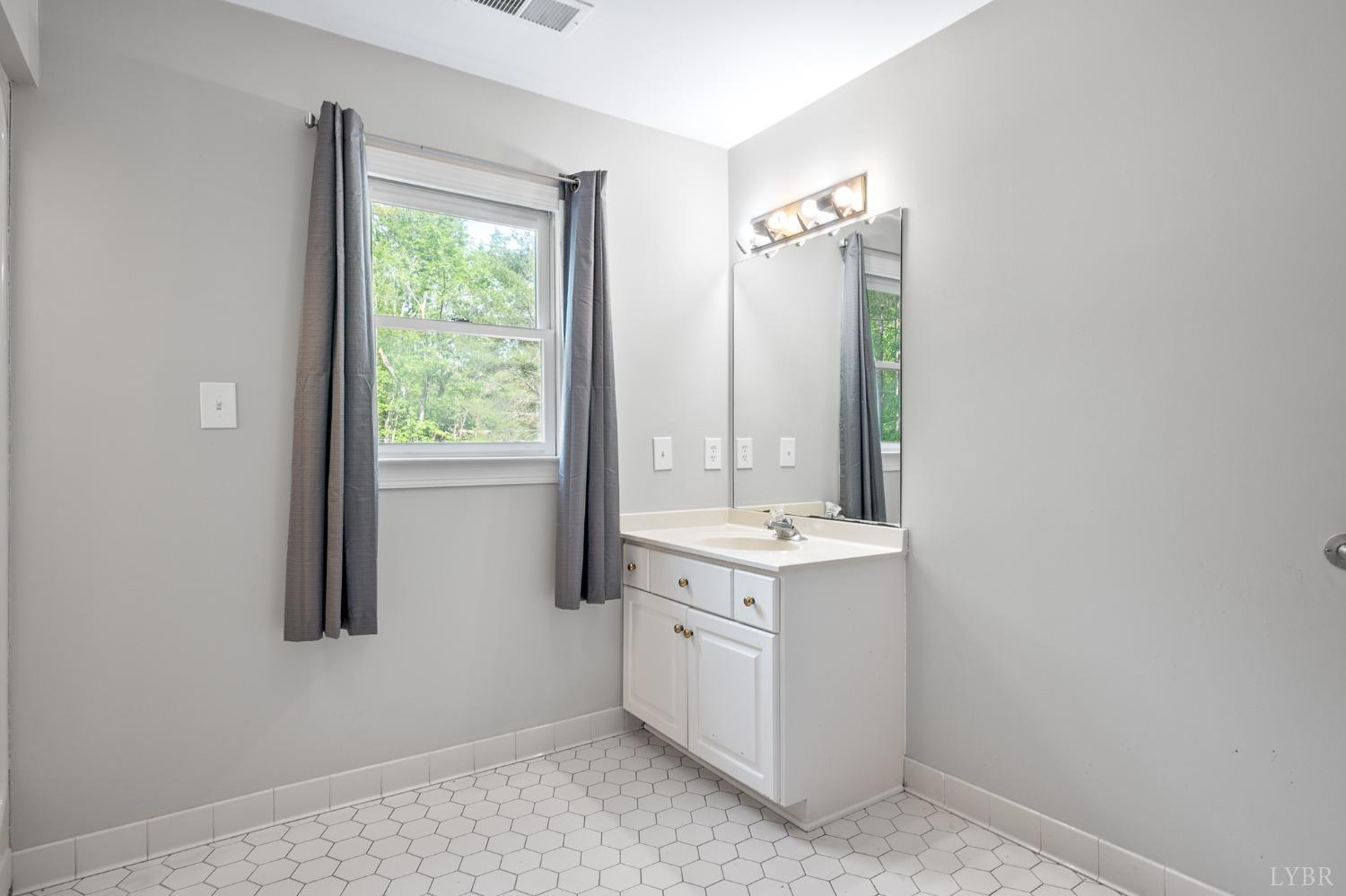 467 Candlers Mountain Road Rustburg, VA 24588 - Photo 24 of 54 Gallery Image 24