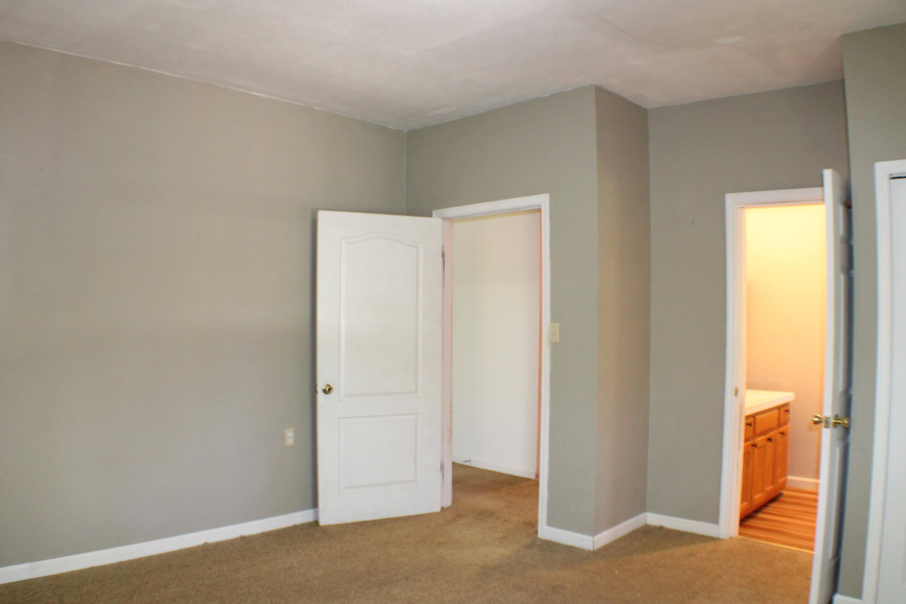 616 Balmoral Road Middlesboro, KY 40965 - Photo 9 of 24 IMG_0981